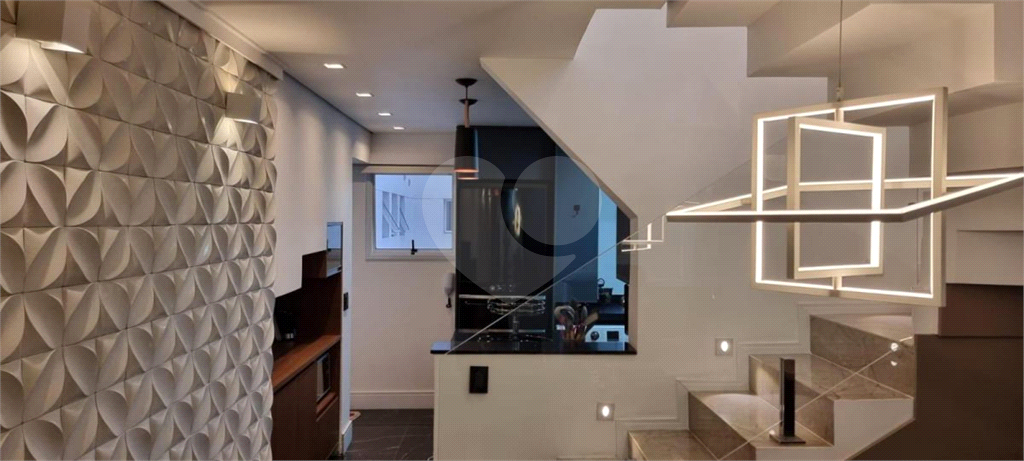 Apartamento duplex com 76m2, 2 quartos sendo 2 suítes, porteira fechada com 2 vagas de garagem  