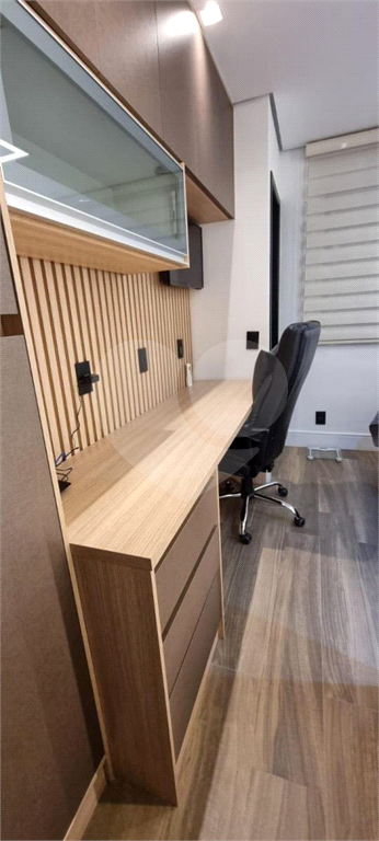 Apartamento duplex com 76m2, 2 quartos sendo 2 suítes, porteira fechada com 2 vagas de garagem  
