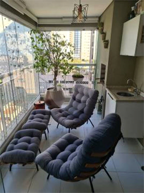 Apartamento à venda com 2 quartos, 70m² - Foto 1