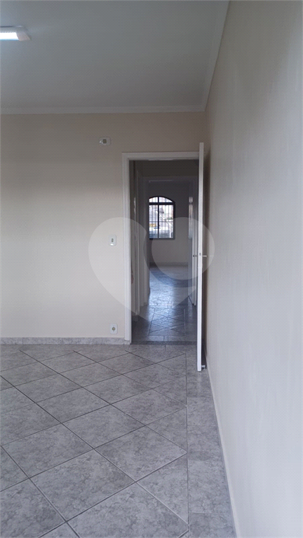 Sobrado comercial com 159m² de área total