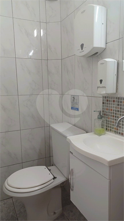 Sobrado comercial com 159m² de área total