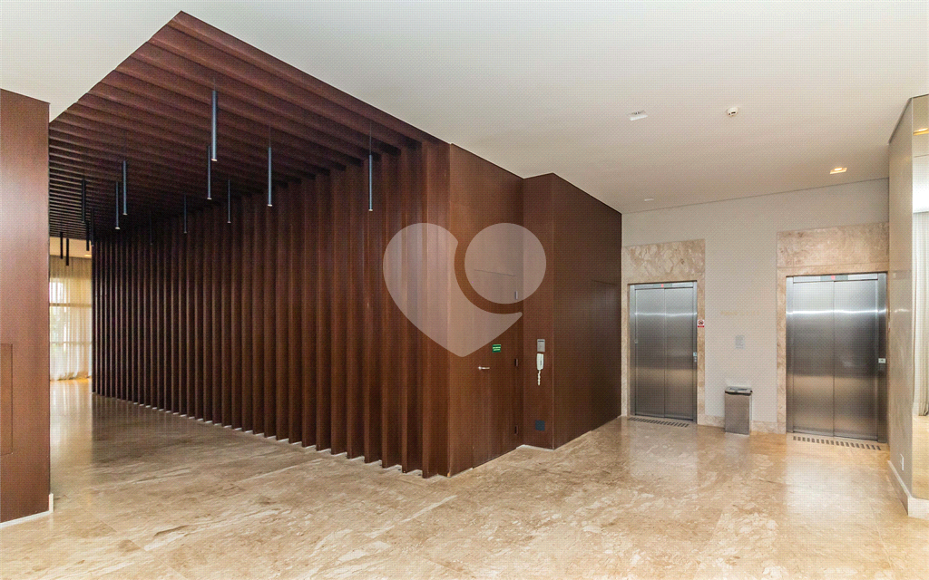 Apartamento para venda com 103m, três suítes, três vagas na Saúde