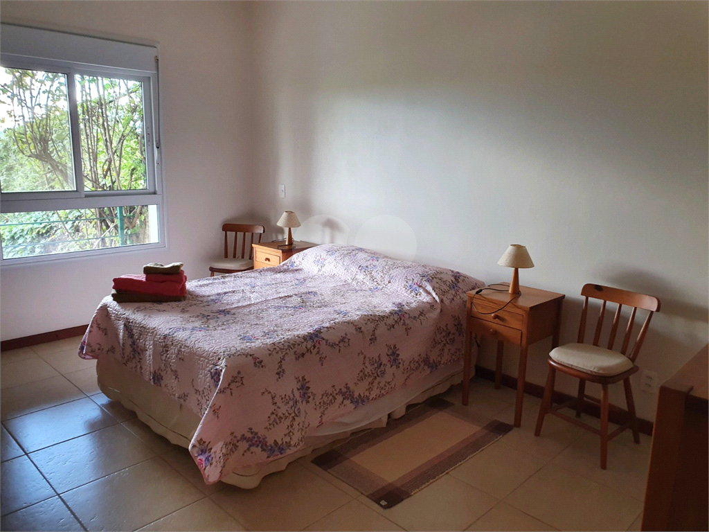 Casa Condominio Fazenda Serra Azul I
