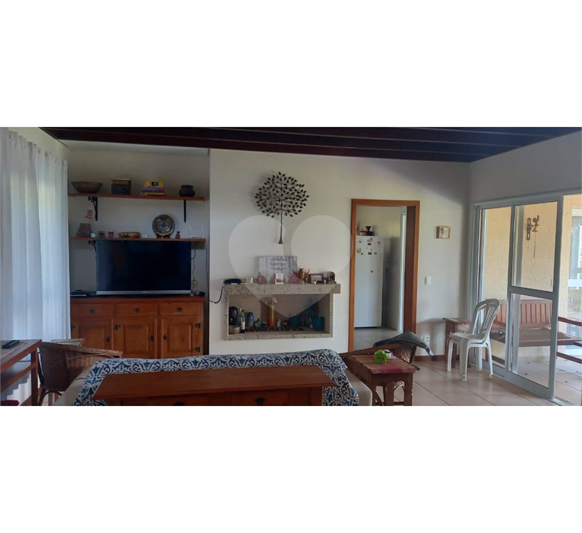 Casa Condominio Fazenda Serra Azul I