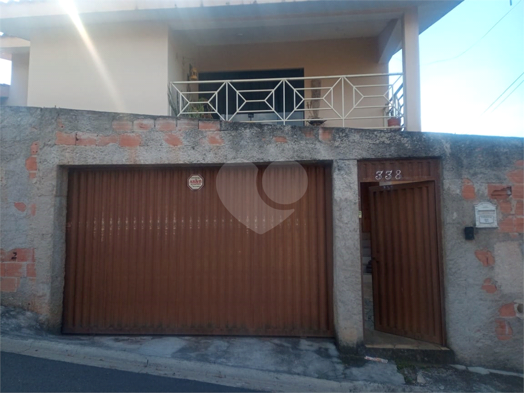 Casa à venda com 2 quartos, 240m² - Foto 1