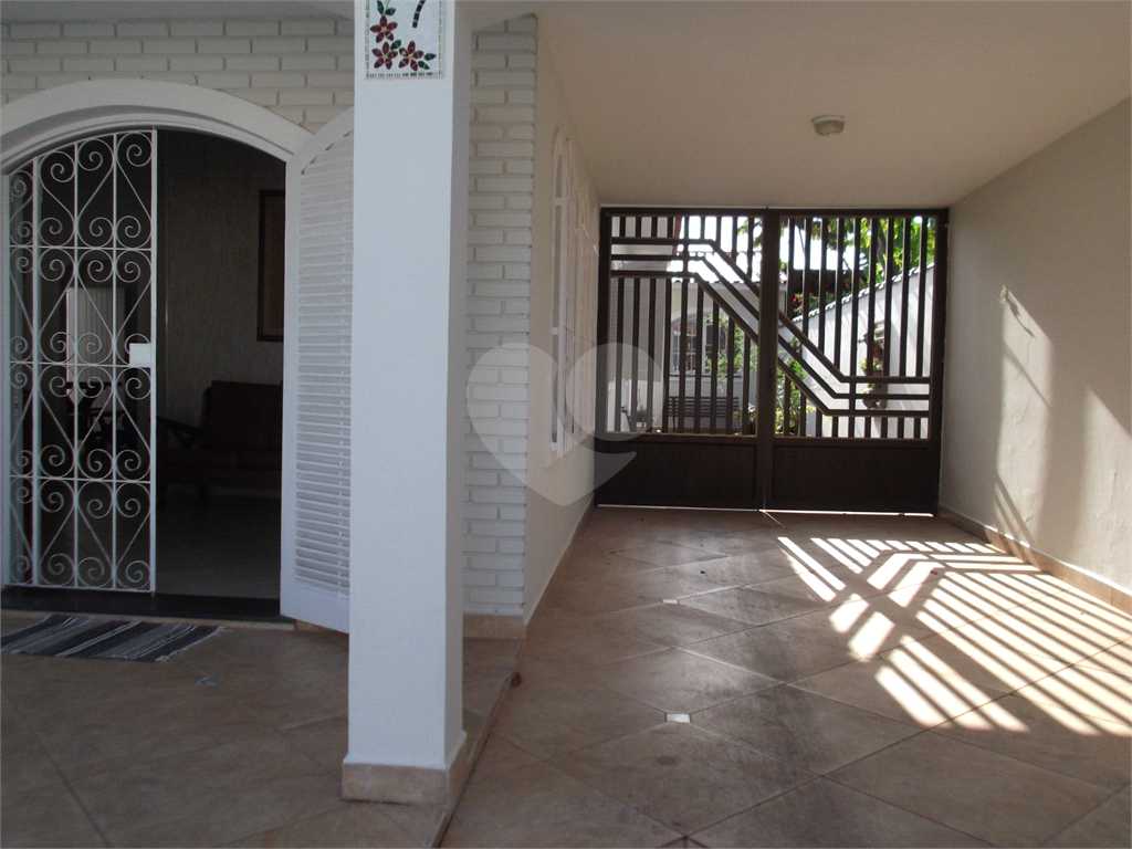 CASA TERREA - BAIRRO ARPUADOR - 4 DORMIÓRIOS-  1 SUÍTE -3 BANHEIROS  - 2 VAGAS - PISCINA - VENDA