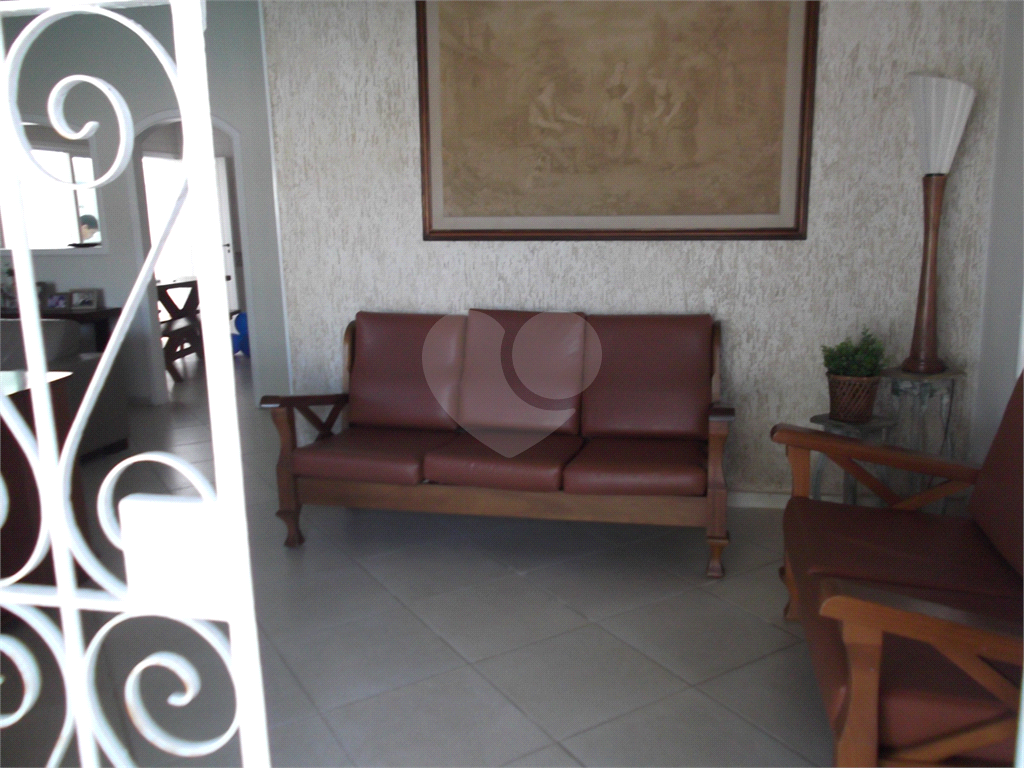 CASA TERREA - BAIRRO ARPUADOR - 4 DORMIÓRIOS-  1 SUÍTE -3 BANHEIROS  - 2 VAGAS - PISCINA - VENDA