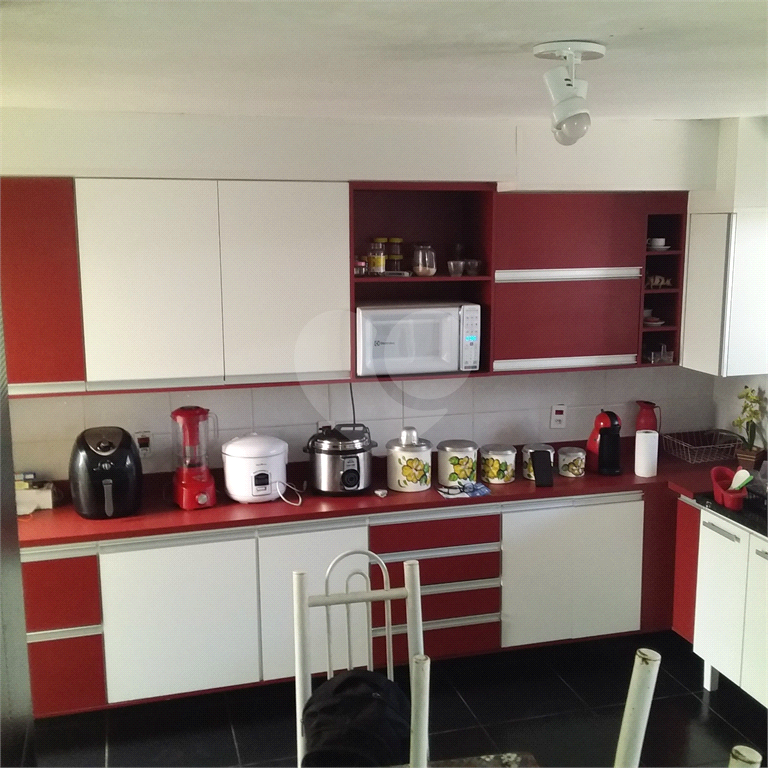 Casa à venda com 2 quartos, 75m² - Foto 1