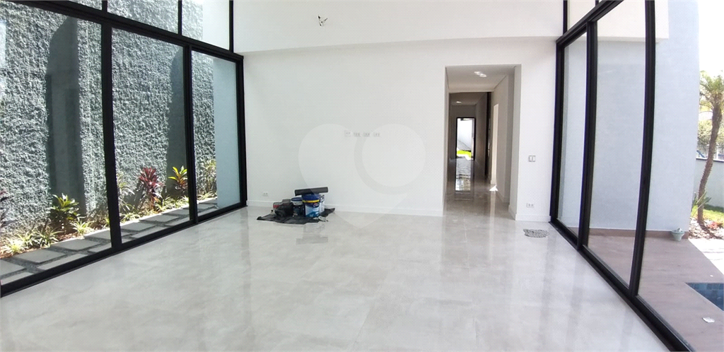 Casa à venda com 3 quartos, 235m² - Foto 2