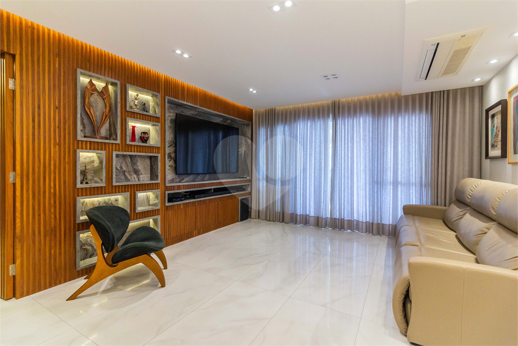 Apartamento para venda com 166,8 m, três suítes, três vagas na Saúde-SP