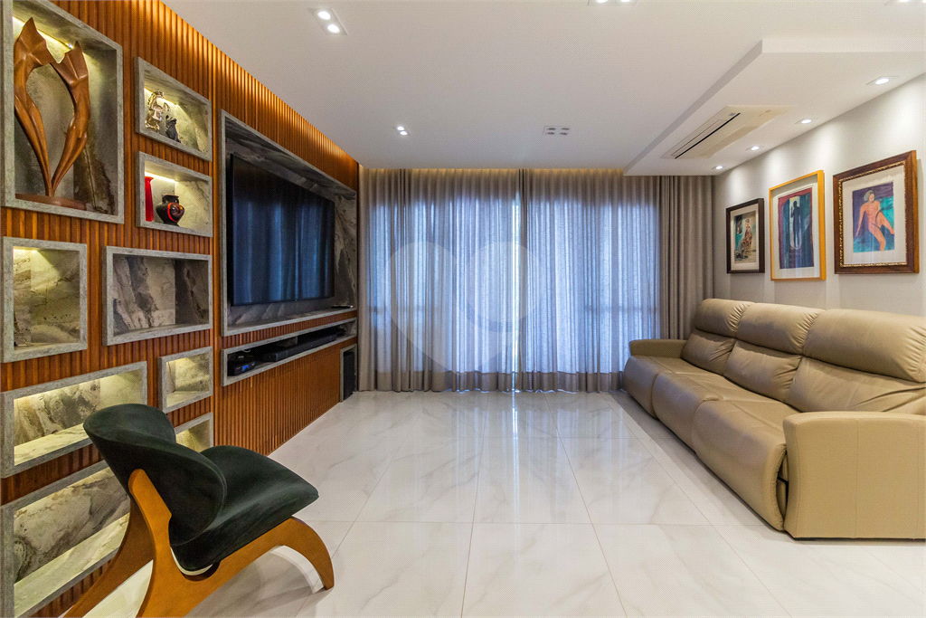Apartamento para venda com 166,8 m, três suítes, três vagas na Saúde-SP