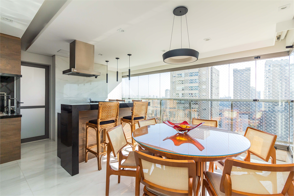 Apartamento para venda com 166,8 m, três suítes, três vagas na Saúde-SP