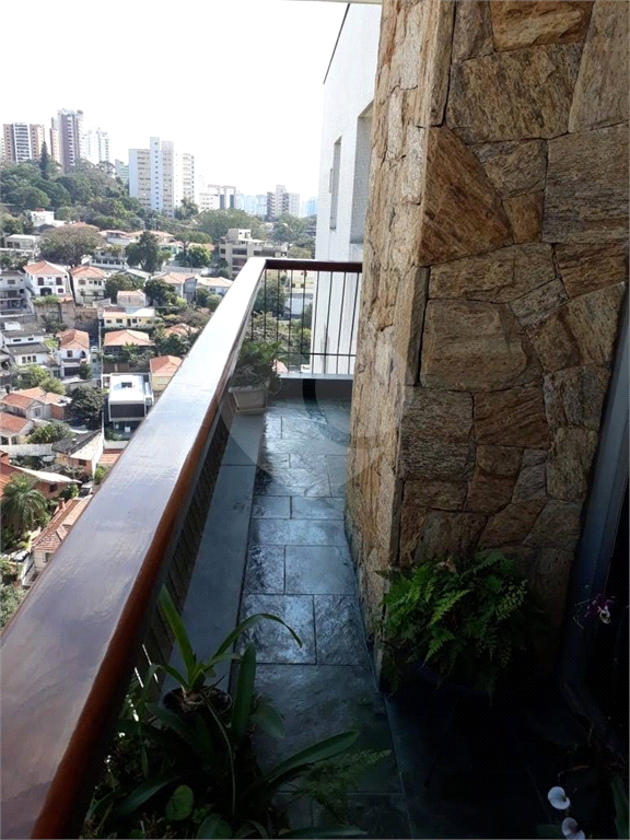 APARTAMENTO em LAPA