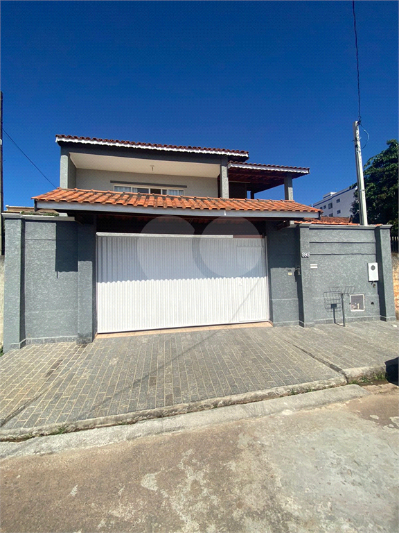 Casa à venda com 2 quartos, 400m² - Foto 1