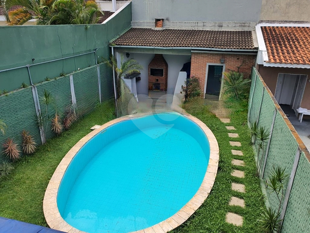 Sobrado no Jardim França 3 dormitórios 3 Vagas de Garagem e Piscina  