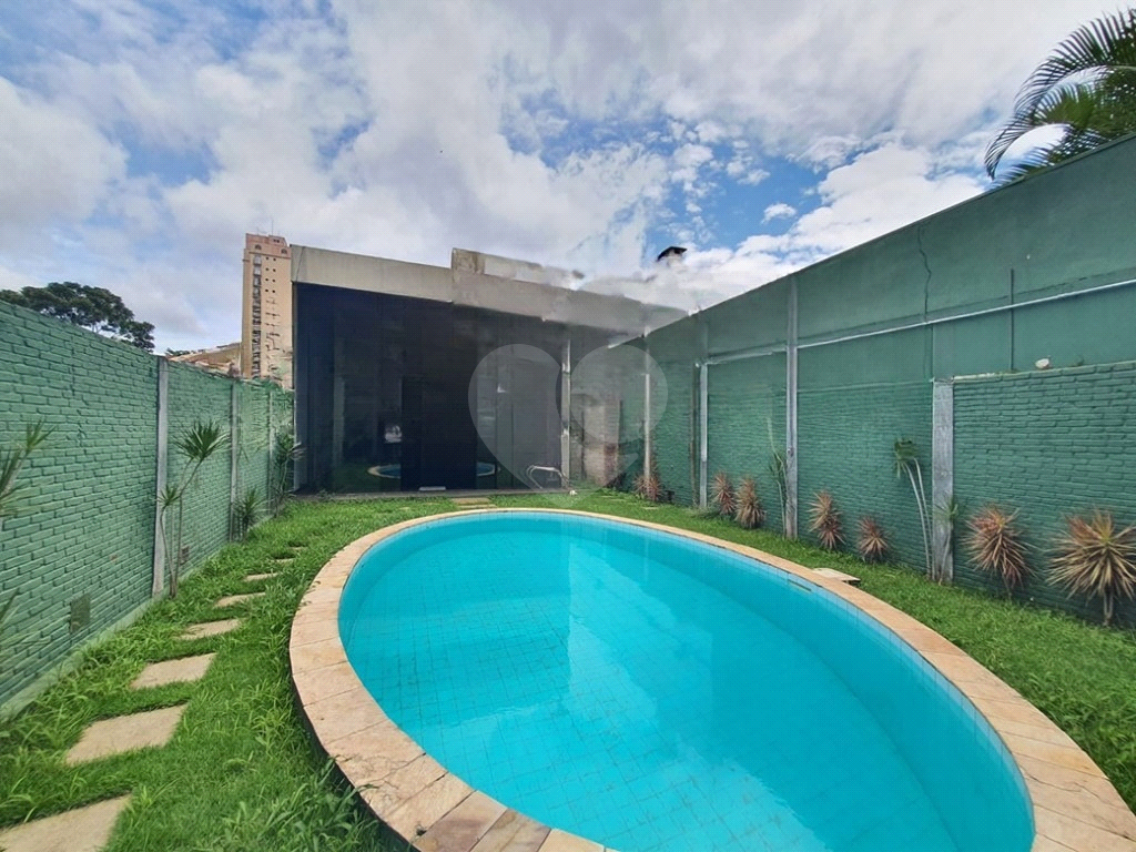 Sobrado no Jardim França 3 dormitórios 3 Vagas de Garagem e Piscina  