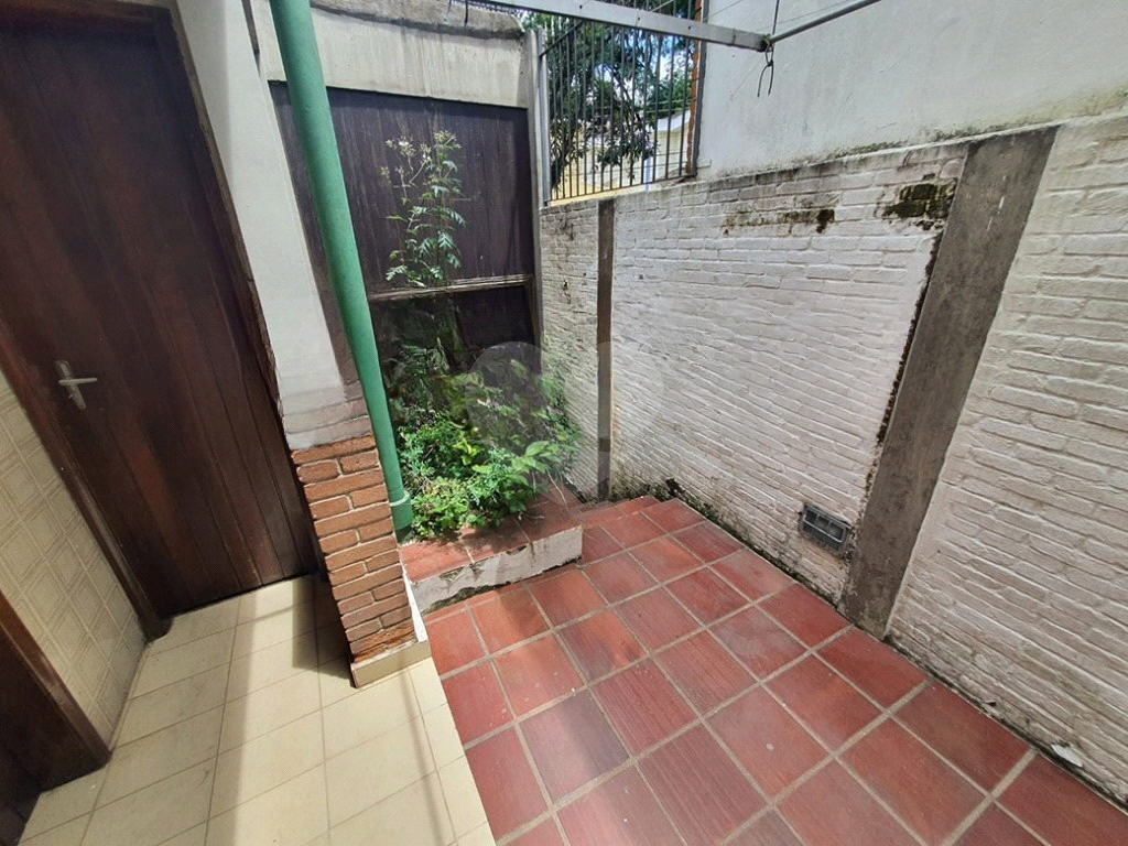 Sobrado no Jardim França 3 dormitórios 3 Vagas de Garagem e Piscina  