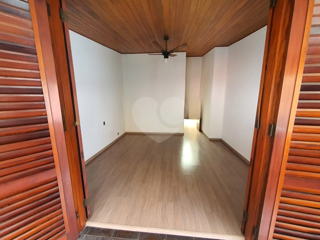 Sobrado no Jardim França 3 dormitórios 3 Vagas de Garagem e Piscina  