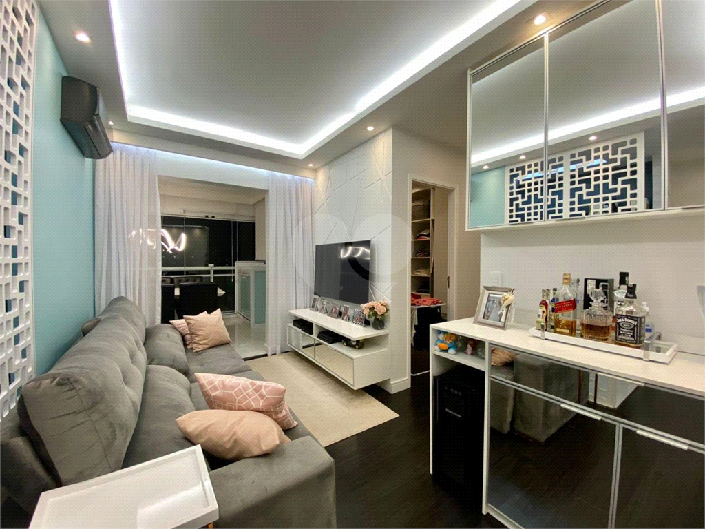 Apartamento moderno no Anália Franco de 55m2  mobiliado, com 2 quartos sendo 1 suíte, varanda, 1 vag