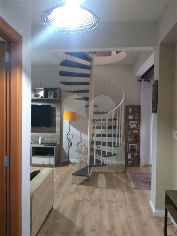 Ótimo sobrado, muito amplo com 4 quartos! Aceita permuta!