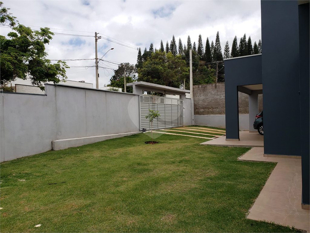 Casa de Condomínio à venda com 3 quartos, 226m² - Foto 4