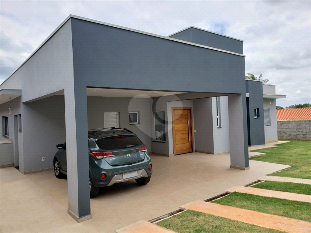 Casa de Condomínio à venda com 3 quartos, 226m² - Foto 1