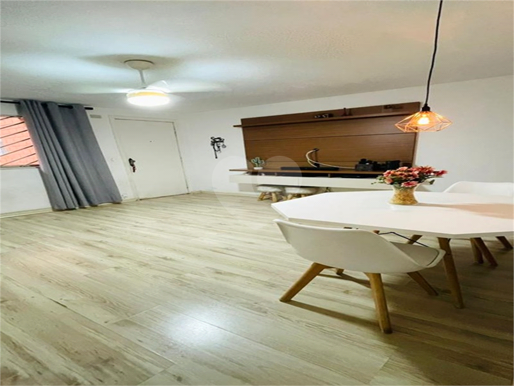 Apartamento à venda com 2 quartos, 60m² - Foto 7