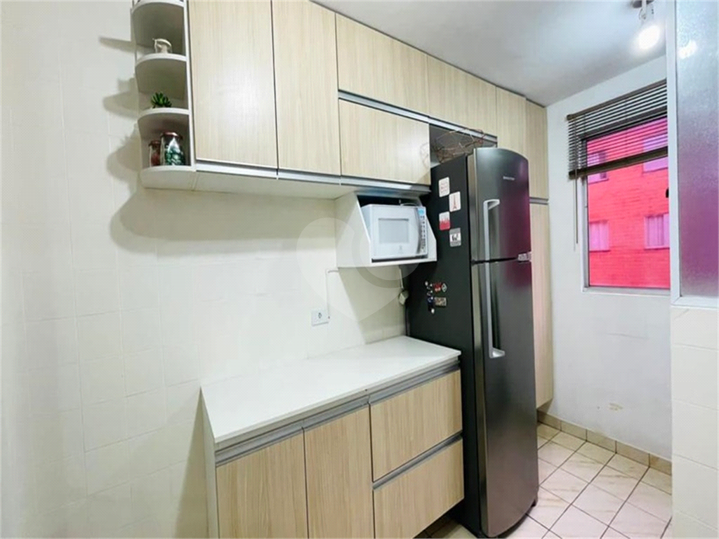 Apartamento à venda com 2 quartos, 60m² - Foto 11