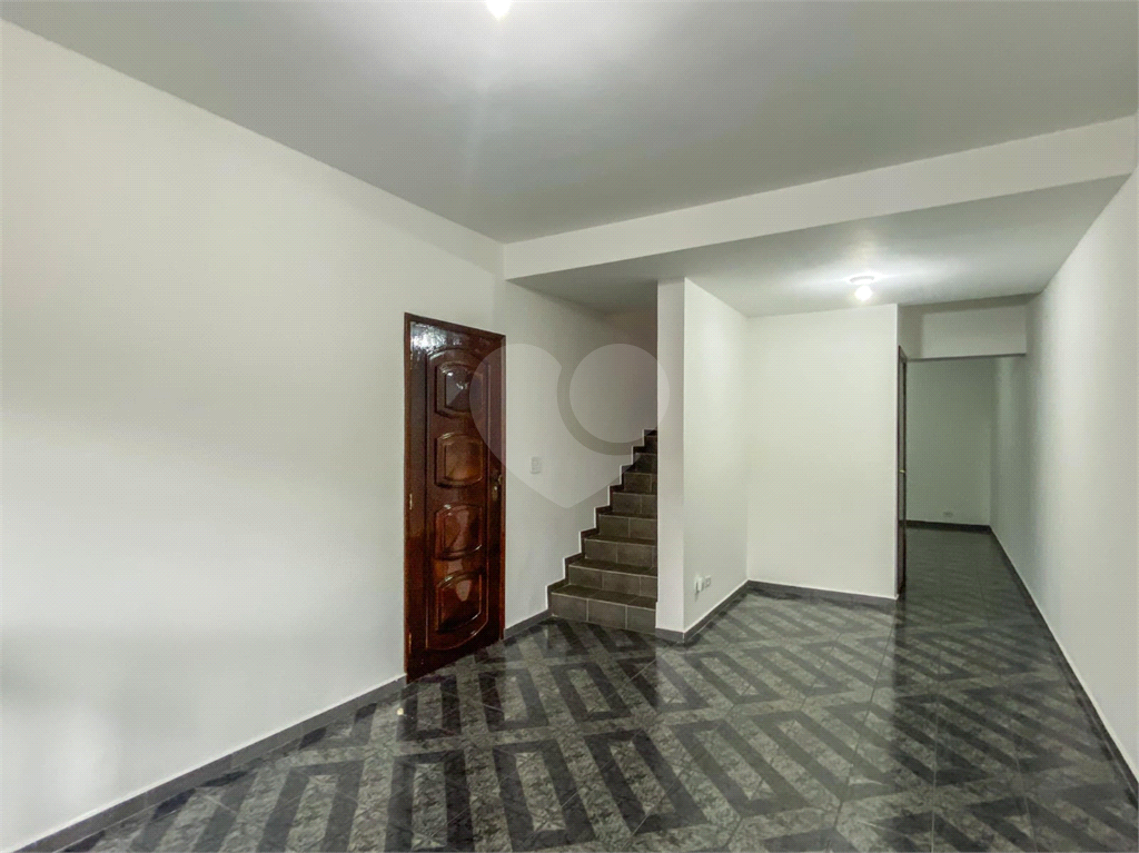 SOBRADO COM EXCELENTE PREÇO - AGENDE UMA VISITA.