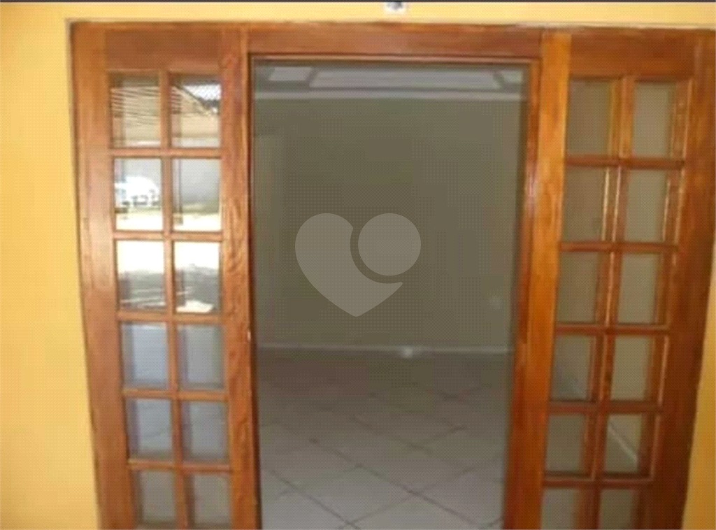 Casa à venda com 2 quartos, 107m² - Foto 4