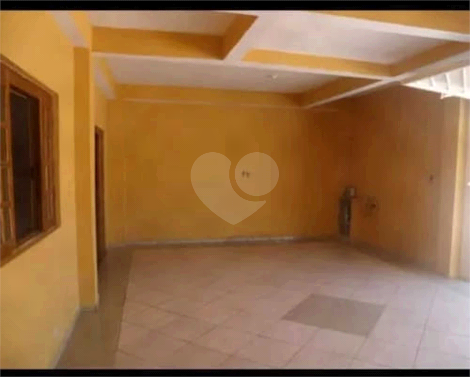 Casa à venda com 2 quartos, 107m² - Foto 2