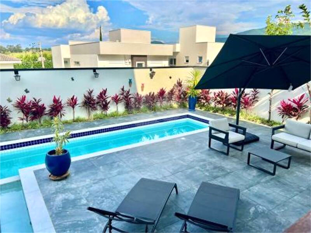 Casa de Condomínio à venda com 5 quartos, 402m² - Foto 2