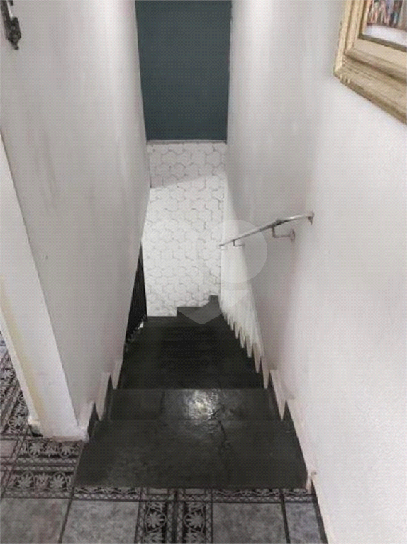 Sobrado 157m², 4 dormitórios, 1 suíte e 2 vagas de garagem