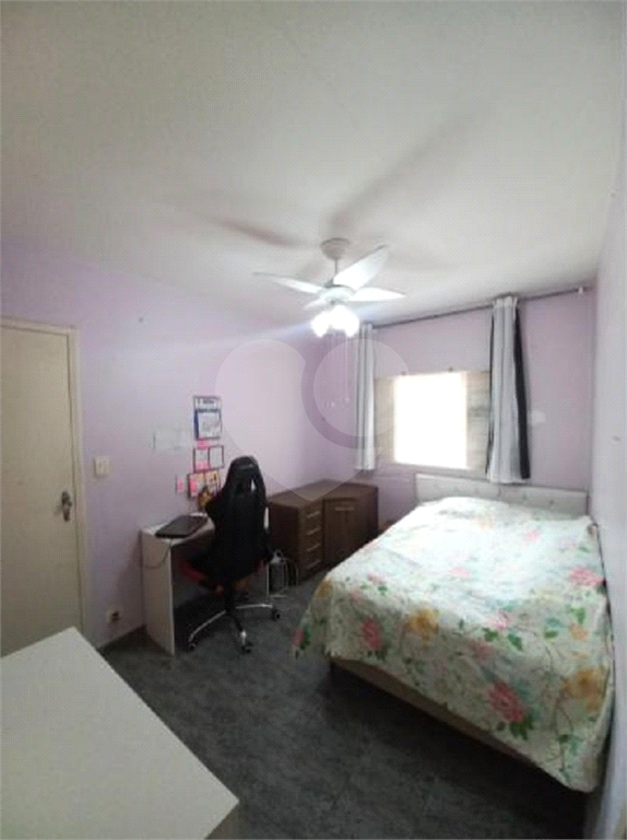 Sobrado 157m², 4 dormitórios, 1 suíte e 2 vagas de garagem