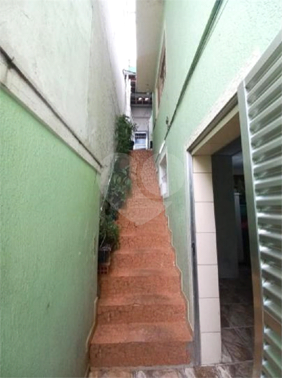 Sobrado 157m², 4 dormitórios, 1 suíte e 2 vagas de garagem