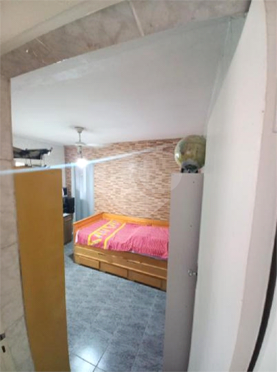 Sobrado 157m², 4 dormitórios, 1 suíte e 2 vagas de garagem