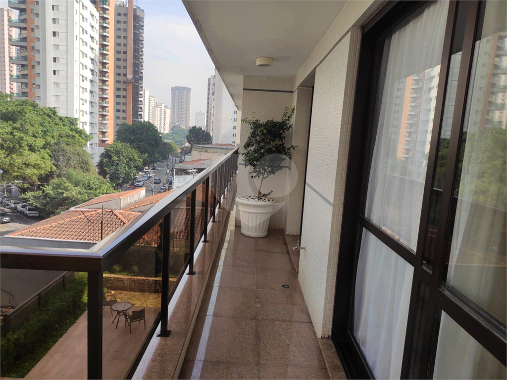 Apartamento à venda com 4 quartos, 206m² - Foto 14