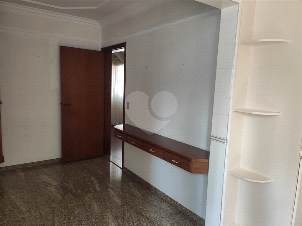 Apartamento à venda com 4 quartos, 206m² - Foto 19