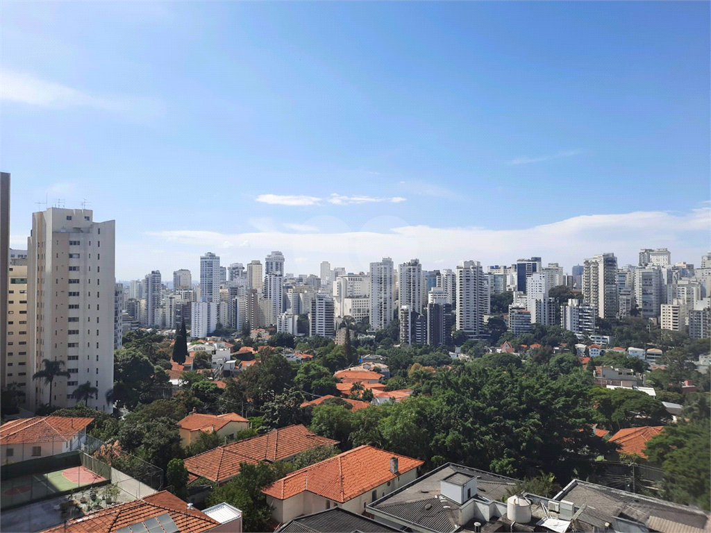 APARTAMENTO À VENDA EM PERDIZES, REFORMADO, COM 2 QUARTOS E  3 VAGAS.