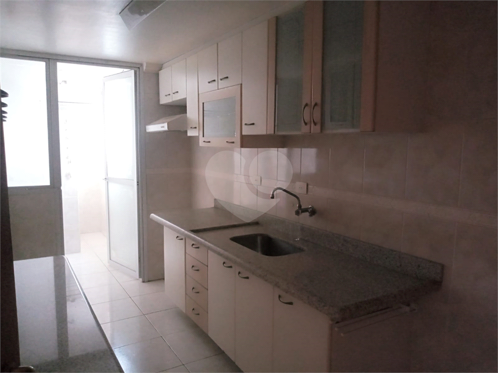 APARTAMENTO em SANTANA