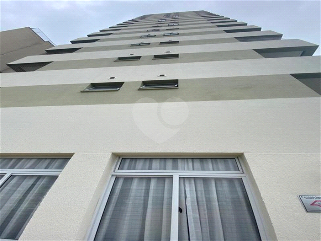 Apartamento à venda, em Santa Terezinha, com 60m², 2 quartos, 1 suíte, lazer, 1 vaga de garagem.