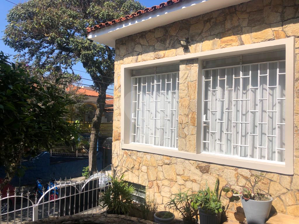 EXCELENTE SOBRADO 3 DORMITÓRIOS 1 SUITE, LIVING DOIS AMBIENTES, QUINTAL E CHURRASQUEIRA  AGUA FRIA, 