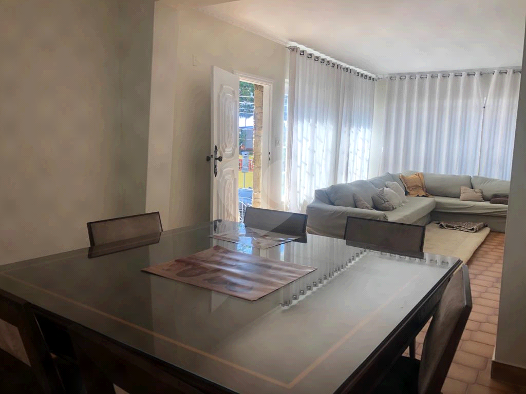 EXCELENTE SOBRADO 3 DORMITÓRIOS 1 SUITE, LIVING DOIS AMBIENTES, QUINTAL E CHURRASQUEIRA  AGUA FRIA, 