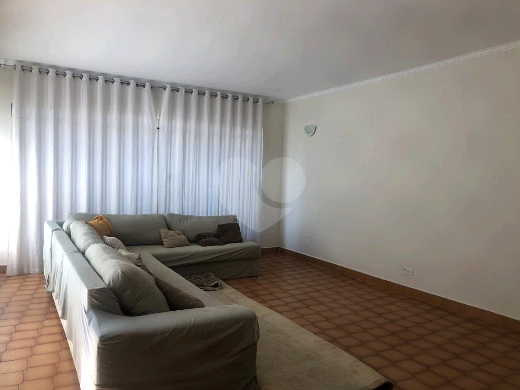 EXCELENTE SOBRADO 3 DORMITÓRIOS 1 SUITE, LIVING DOIS AMBIENTES, QUINTAL E CHURRASQUEIRA  AGUA FRIA, 