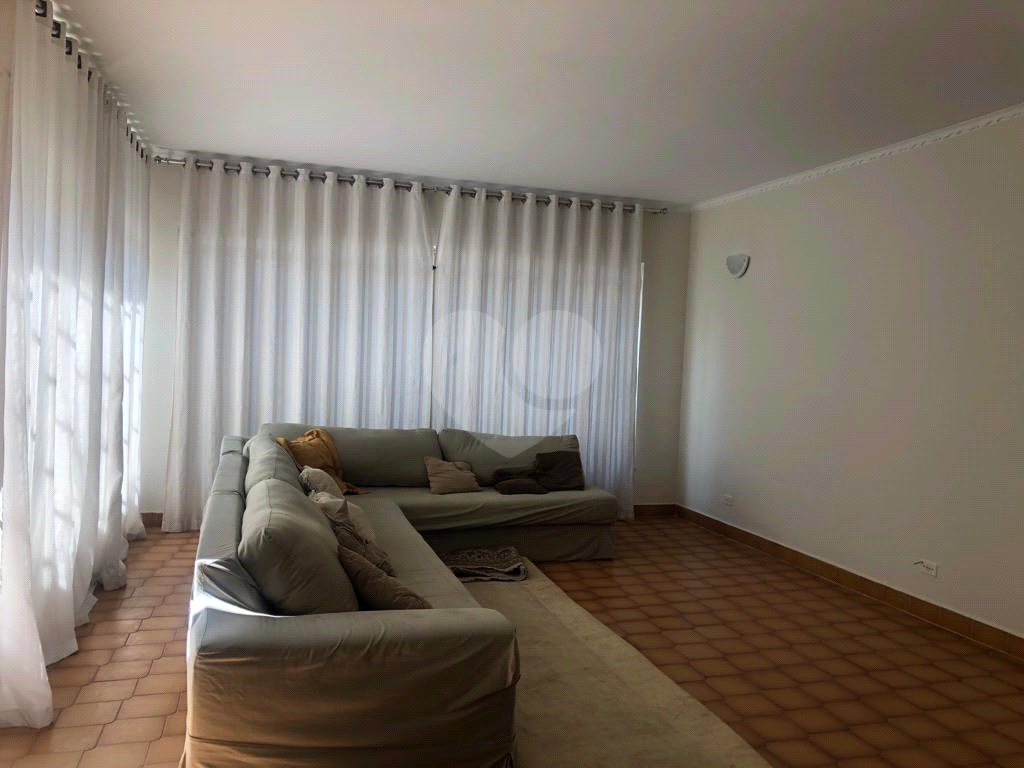 EXCELENTE SOBRADO 3 DORMITÓRIOS 1 SUITE, LIVING DOIS AMBIENTES, QUINTAL E CHURRASQUEIRA  AGUA FRIA, 