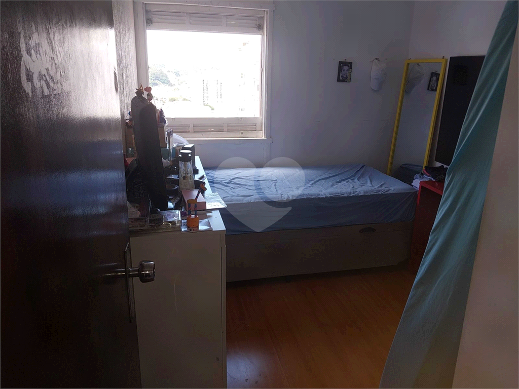 Apartamento à venda com 3 quartos, 200m² - Foto 4
