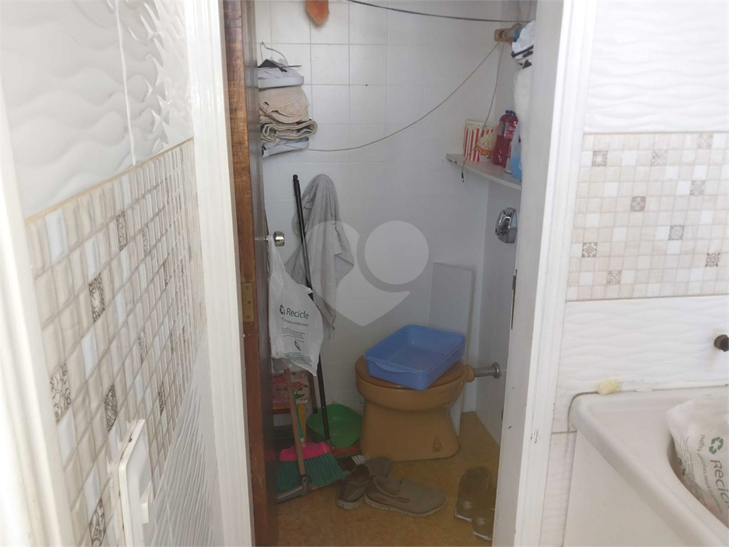 Apartamento à venda com 3 quartos, 200m² - Foto 2