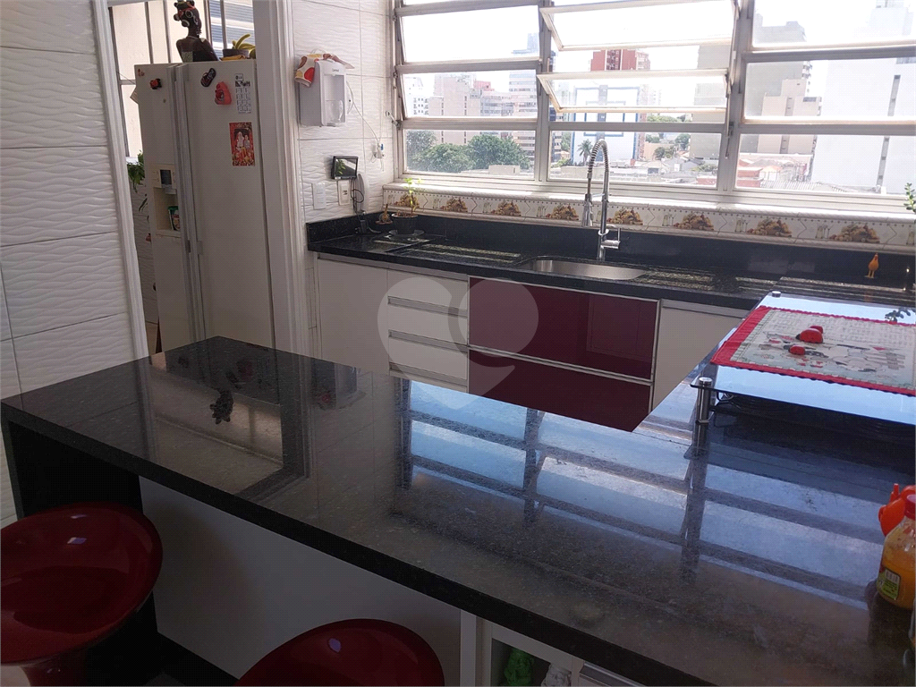 Apartamento à venda com 3 quartos, 200m² - Foto 11