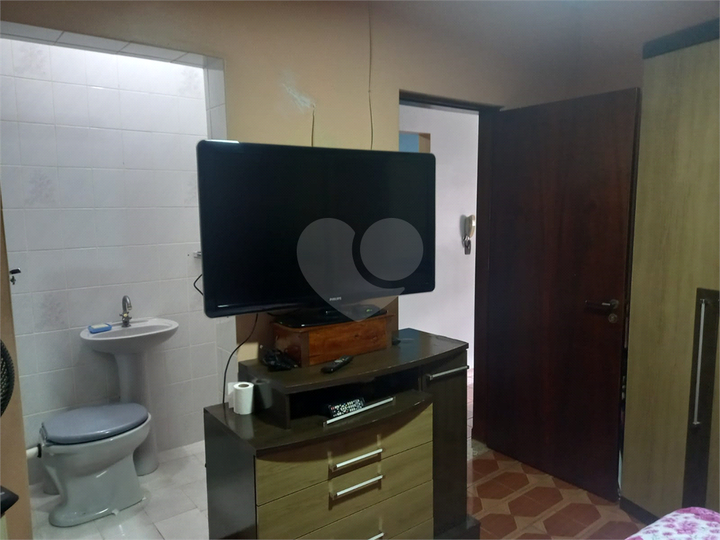 Sobrado à venda com 2 quartos, 200m² - Foto 12