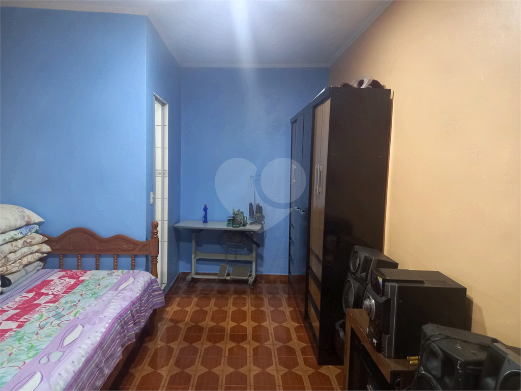 Sobrado à venda com 2 quartos, 200m² - Foto 14